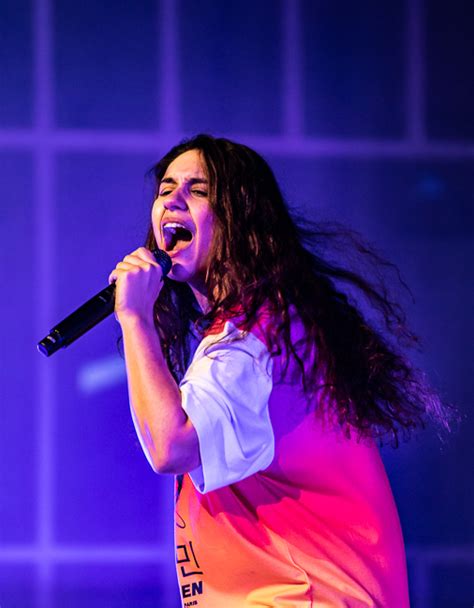 Alessia Cara Konsertti Helsingissä: Musiikin Vuoksi Syntyneet Ilot ja Fanien Villit Juttuihin Perustuvat Teoriat!