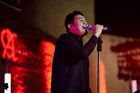 Tempting Tango Temptation: Indonesian Superstar Tulus Charms Helsinki with Soulful Melodies!